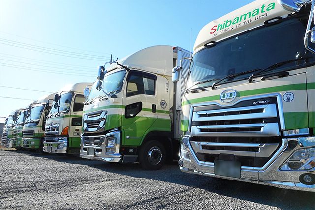 柴又運輸株式会社のトラックの写真