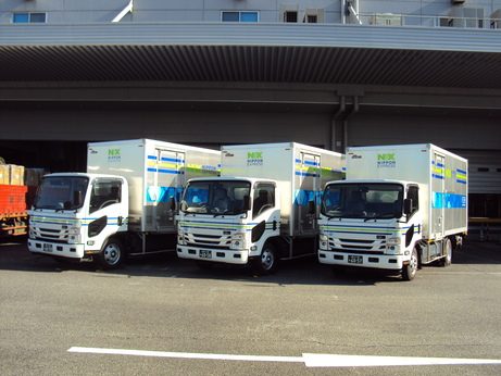 日通東京運輸株式会社のトラックの写真