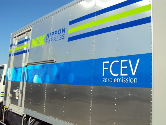 日通東京運輸株式会社のトラックの写真