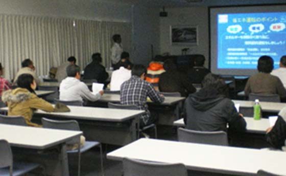 外部講師を招いた研修の写真