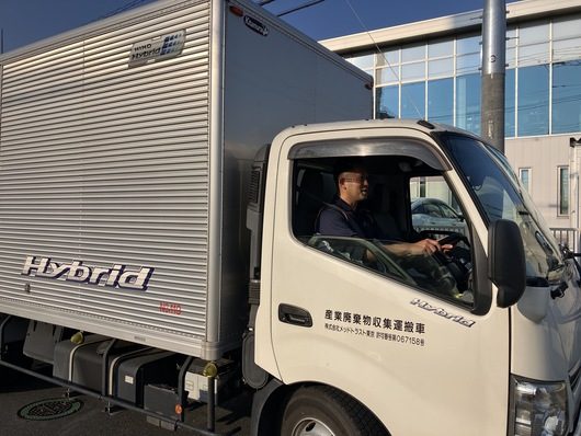 メッドトラスト東京株式会社の車両の写真