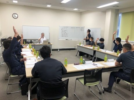 東京港運送株式会社の社員教育風景の写真