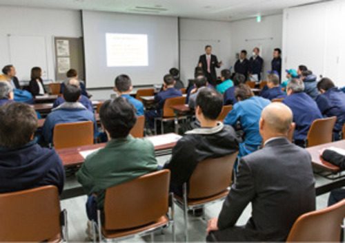 株式会社新興運輸の社員教育風景の写真