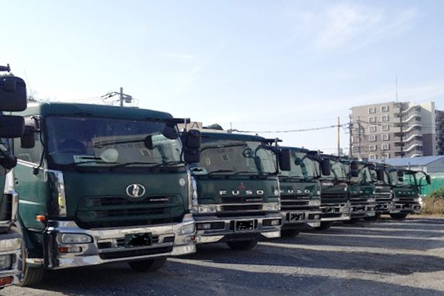 有限会社武智運送店のトラックの写真