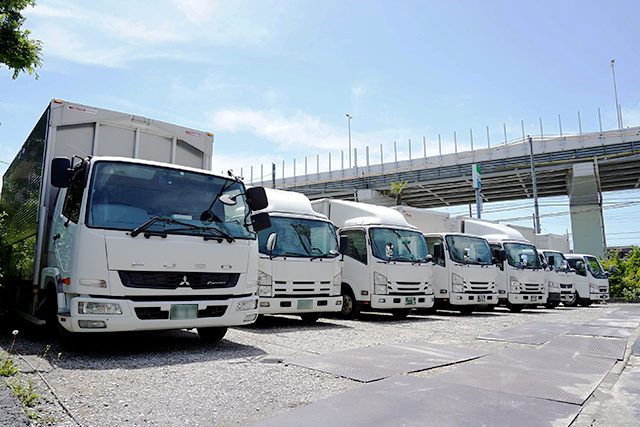 アサヒエンタープライズ有限会社のトラックの写真