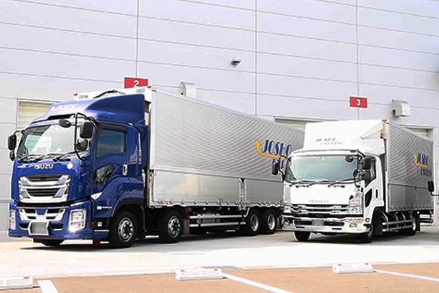 上昇運輸株式会社のトラックの写真