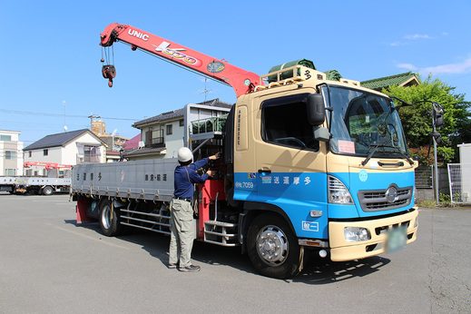 多摩運送株式会社の作業風景
