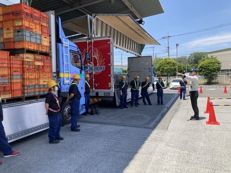 車両を使用した研修風景