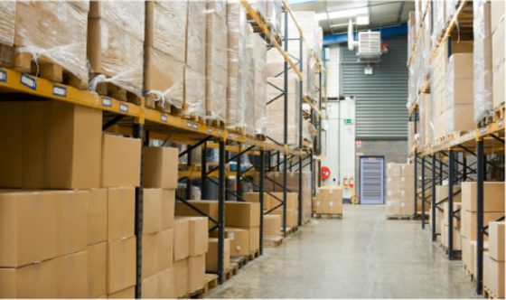 幸洋運輸株式会社の倉庫内の写真