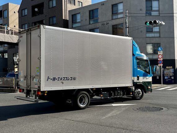 トーヨーエキスプレス株式会社のトラック車両の写真