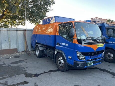 武蔵野清運有限会社のトラック車両の写真