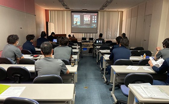 ミーティング風景の写真