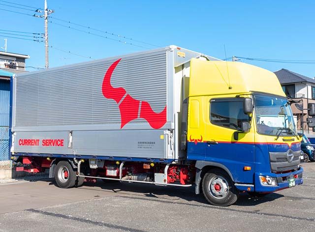株式会社カーレントサービスのトラックの写真