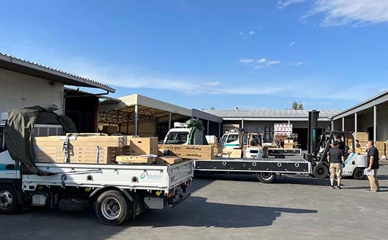 輸送準備の作業風景