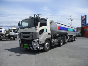 結城運輸倉庫株式会社のトラック写真