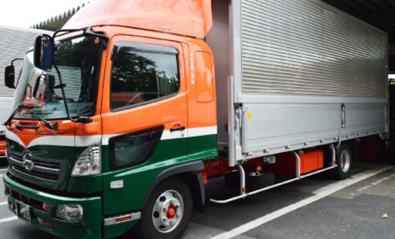 株式会社東配のトラックの写真