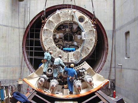 シールドマシーンの作業風景