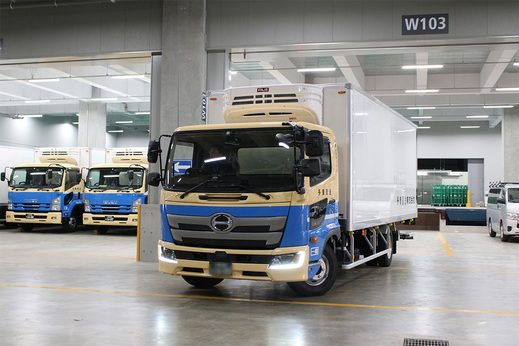 多摩運送株式会社の車両の写真