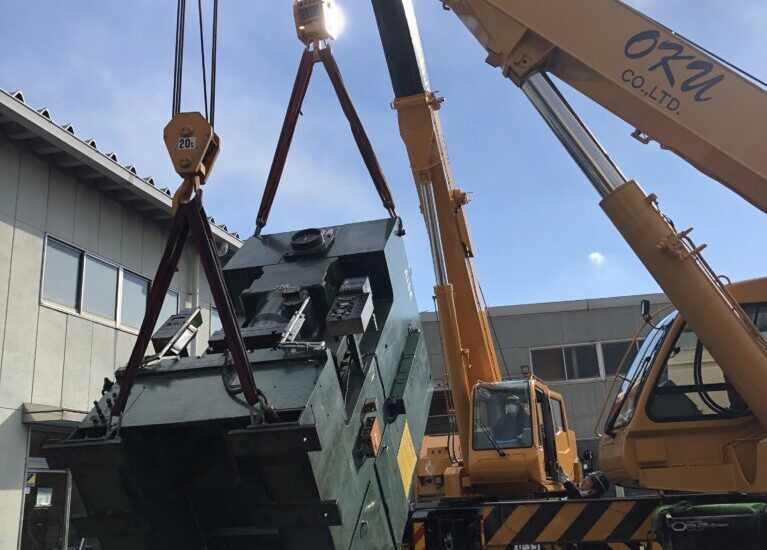 株式会社奥運送のクレーン車の写真