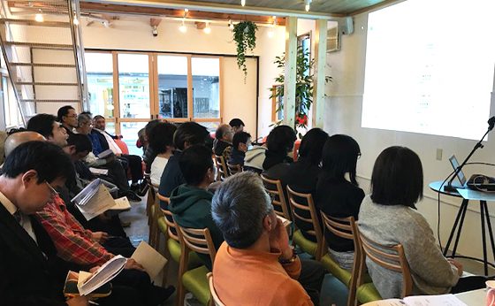 株式会社青葉の社内会議の画像