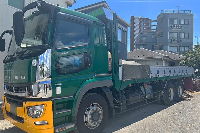 大塚運送株式会社のトラックの写真