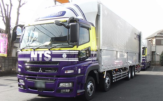 株式会社NTSロジのトラックの写真